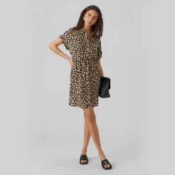 Robe Chemise Manches Courtes Imprimé Léopard Femme VERO MODA 7 Robe Chemise Manches Courtes Imprimé Léopard Femme VERO MODA -Tendryne Soldes Boutique robe chemise manches courtes imprime leopard femme vero moda 1