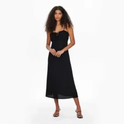 Robe Longue à Bretelles Avec Lacet Bustier Alexa Femme ONLY -Tendryne Soldes Boutique robe longue a bretelles avec lacet bustier alexa femme only 1