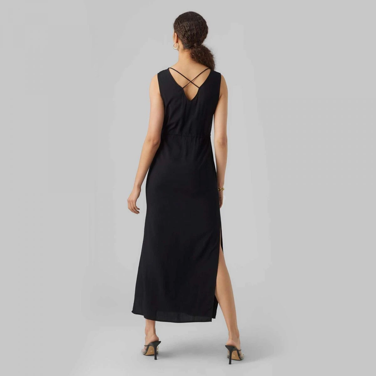 Robe Longue Sans Manches Uni Fendue Col V Cordon Femme VERO MODA 7 Robe Longue Sans Manches Uni Fendue Col V Cordon Femme VERO MODA – Image 5