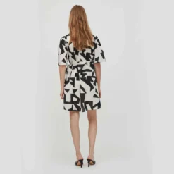 Robe Portefeuille Courte Francine Motifs Géométriques Noirs Femme VILA -Tendryne Soldes Boutique robe portefeuille courte francine motifs geometriques noirs femme vila 3