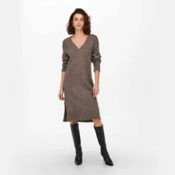 Robe Pull Manches Longues Mi Longue Col V Avec Deux Fentes Macadamia Femme ONLY -Tendryne Soldes Boutique robe pull manches longues mi longue col v avec deux fentes macadamia femme only 4